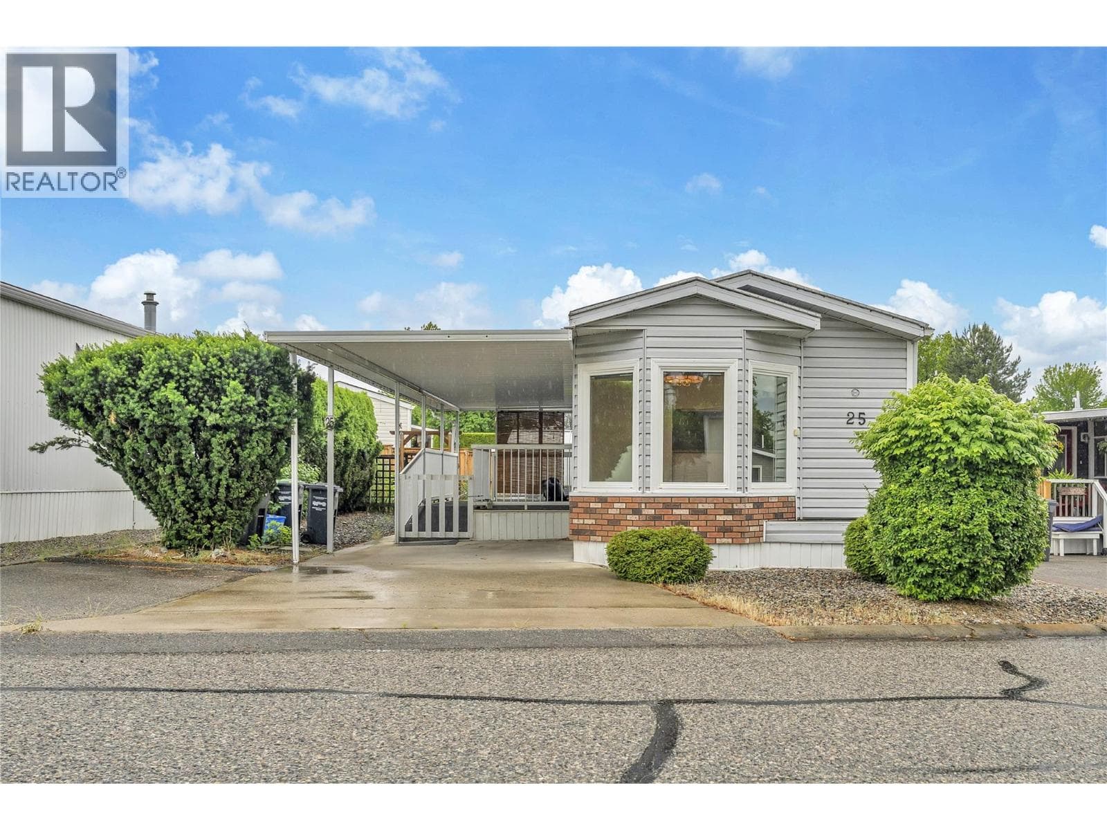 98 Okanagan Avenue E Unit# 25 in