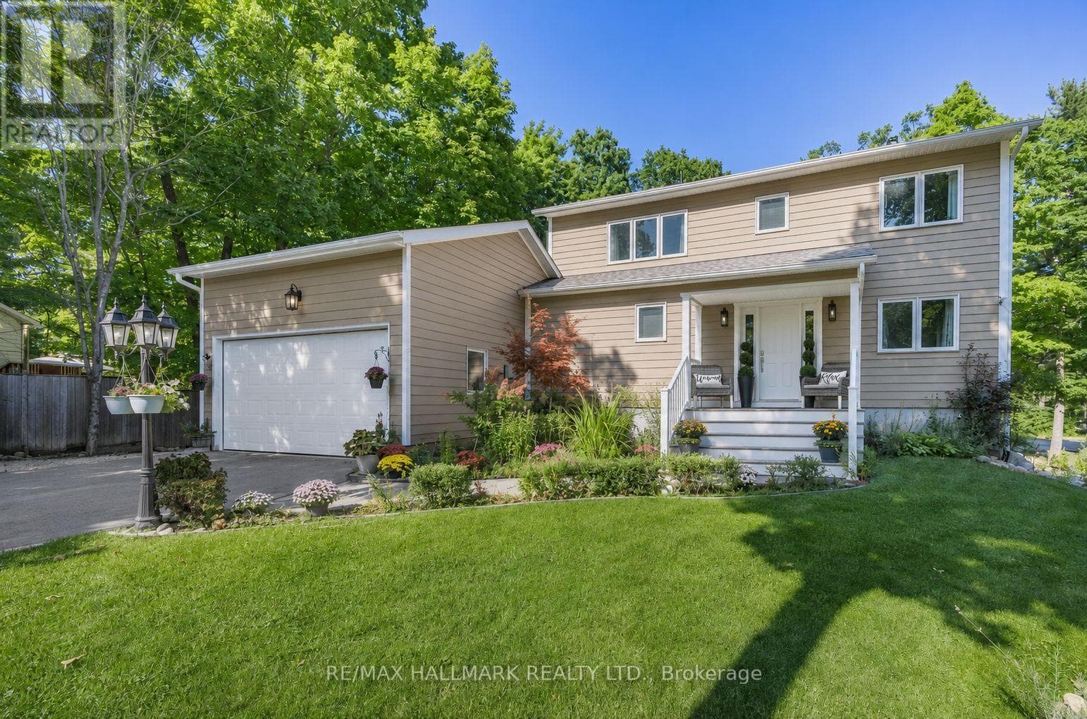 10 MUSQUAKE COURT in