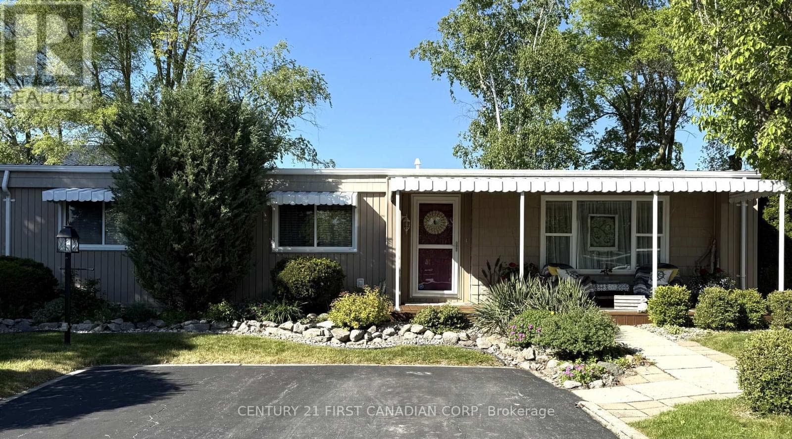 29 MAPLE GROVE COURT in