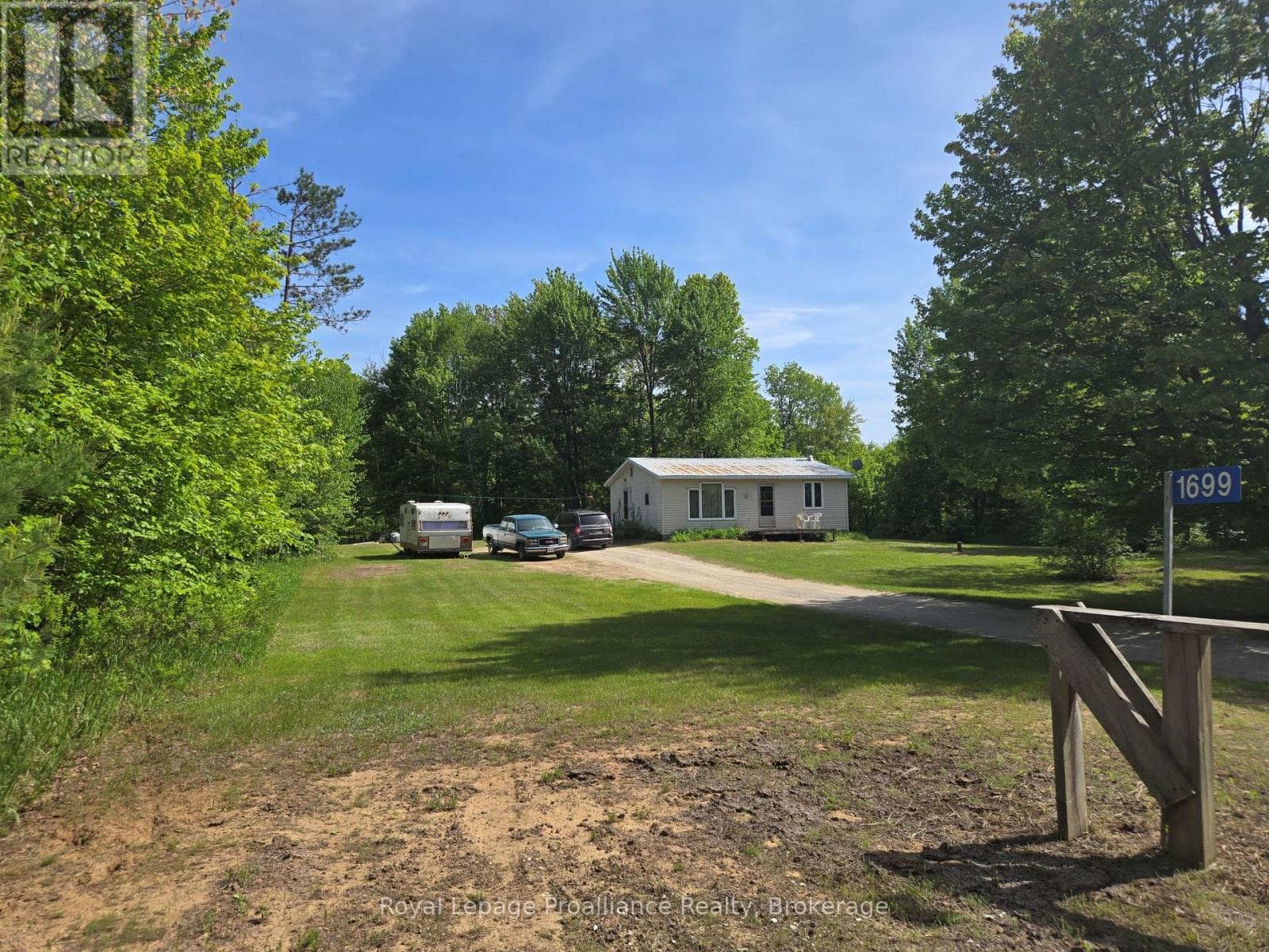 1699 BORDENWOOD ROAD in