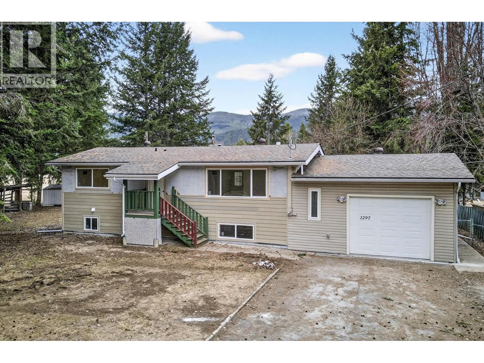 1297 THOMPSON Drive in