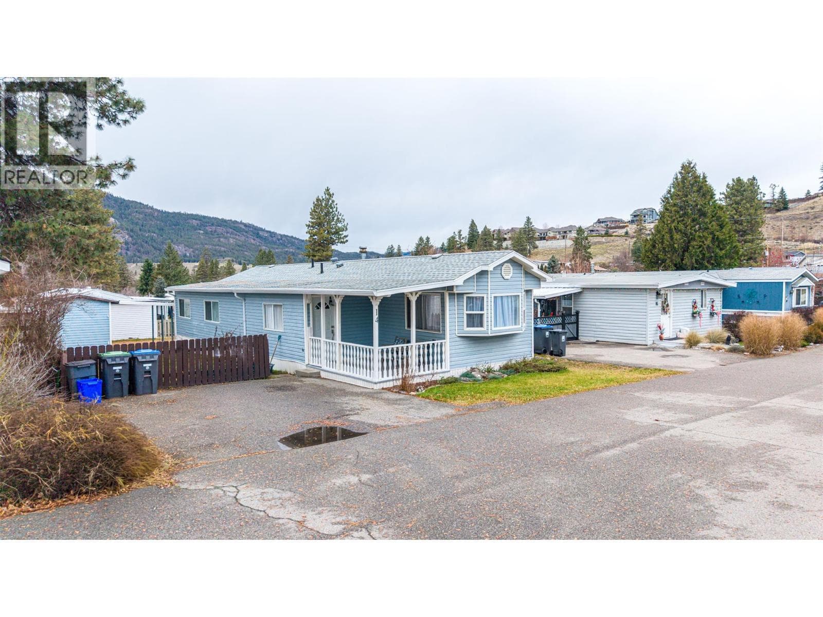 4505 McLean Creek Road Unit# E14 in