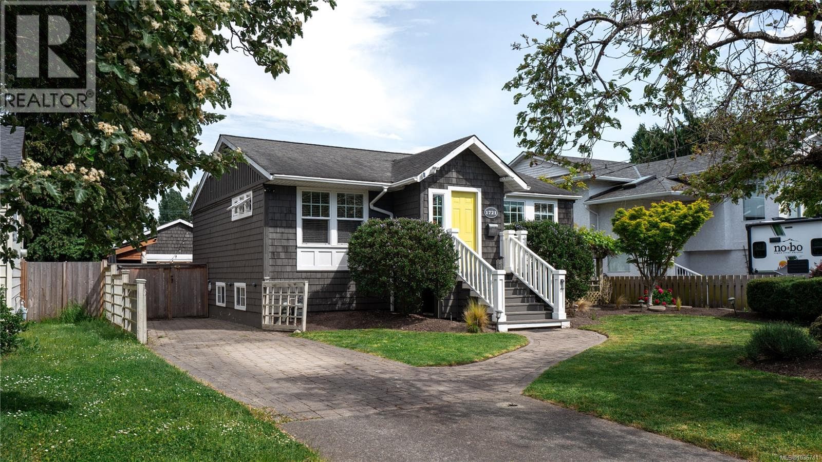 1721 AMPHION STREET in Jubilee