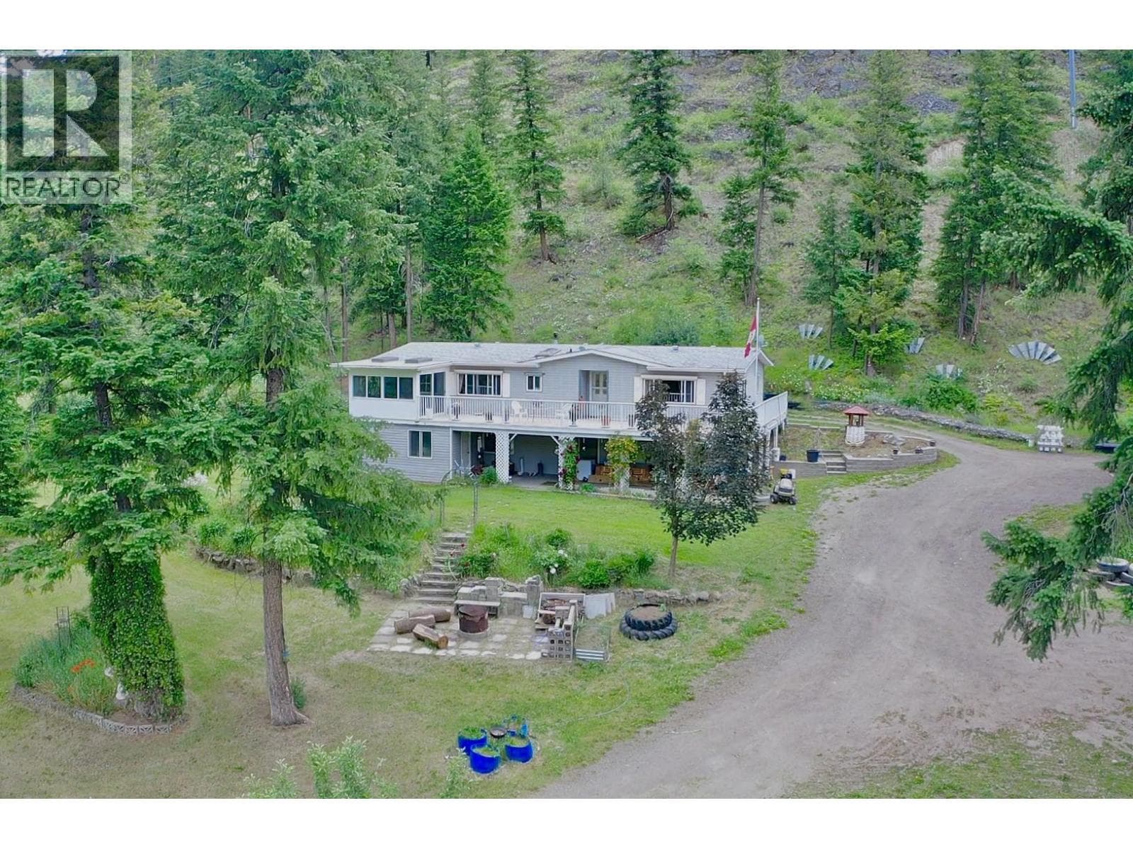 1120 Yellowhead Highway S in