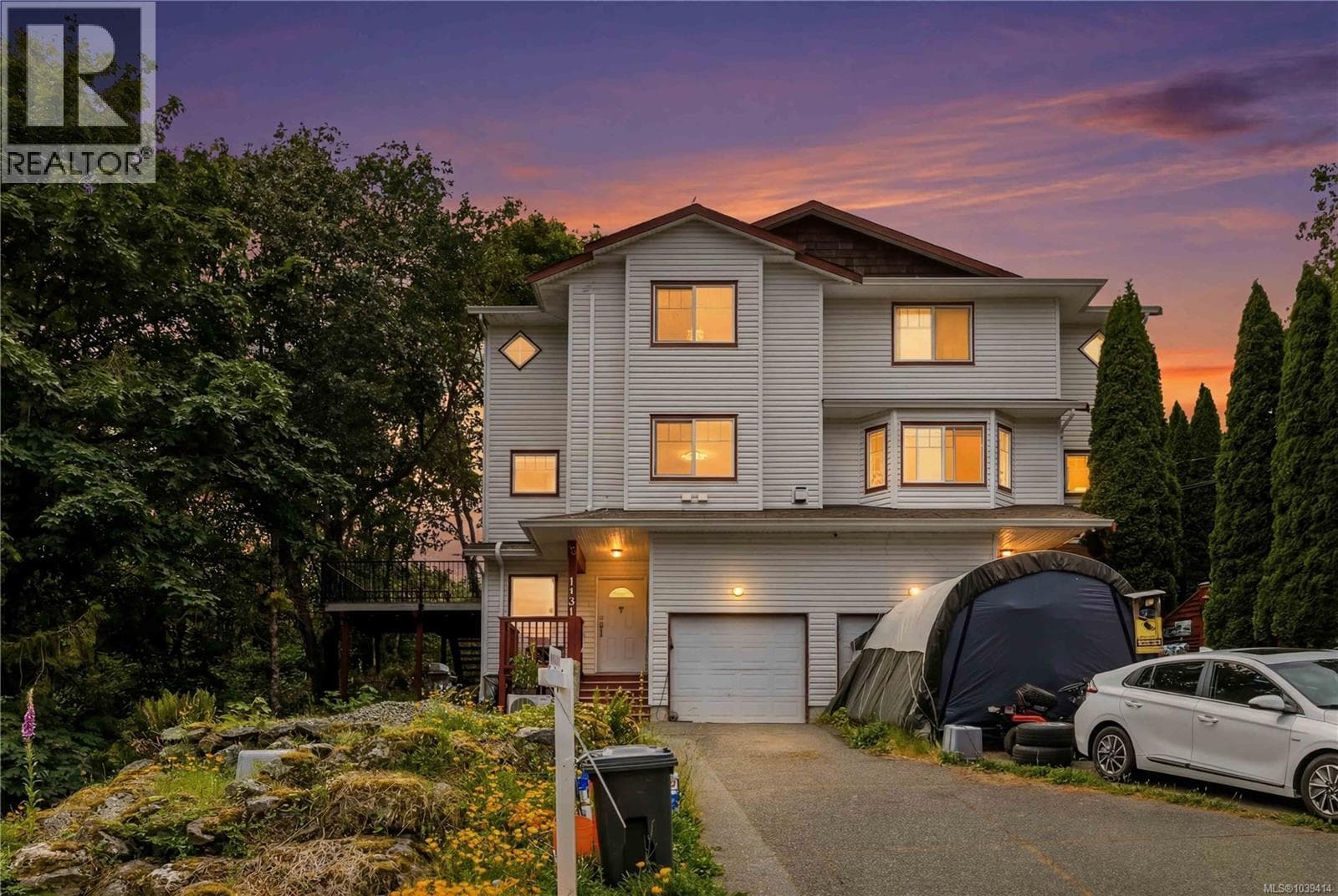 1131 Donna Ave in North Langford Lake