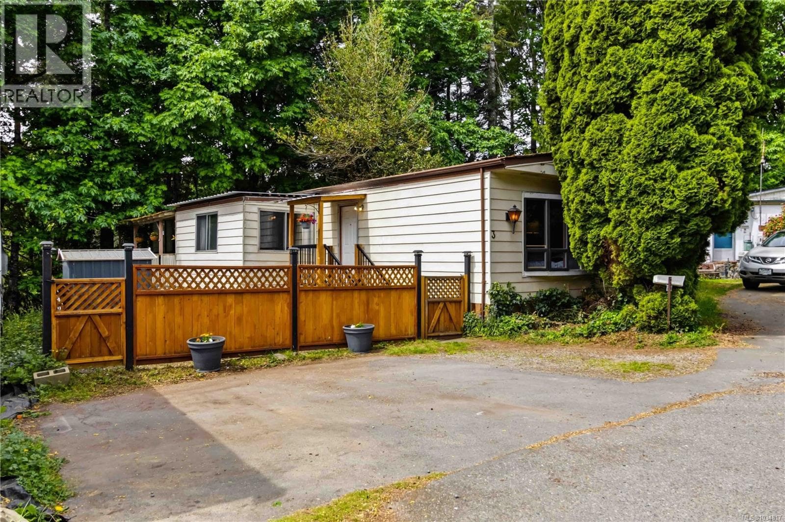 3 2670 Sooke River Rd in