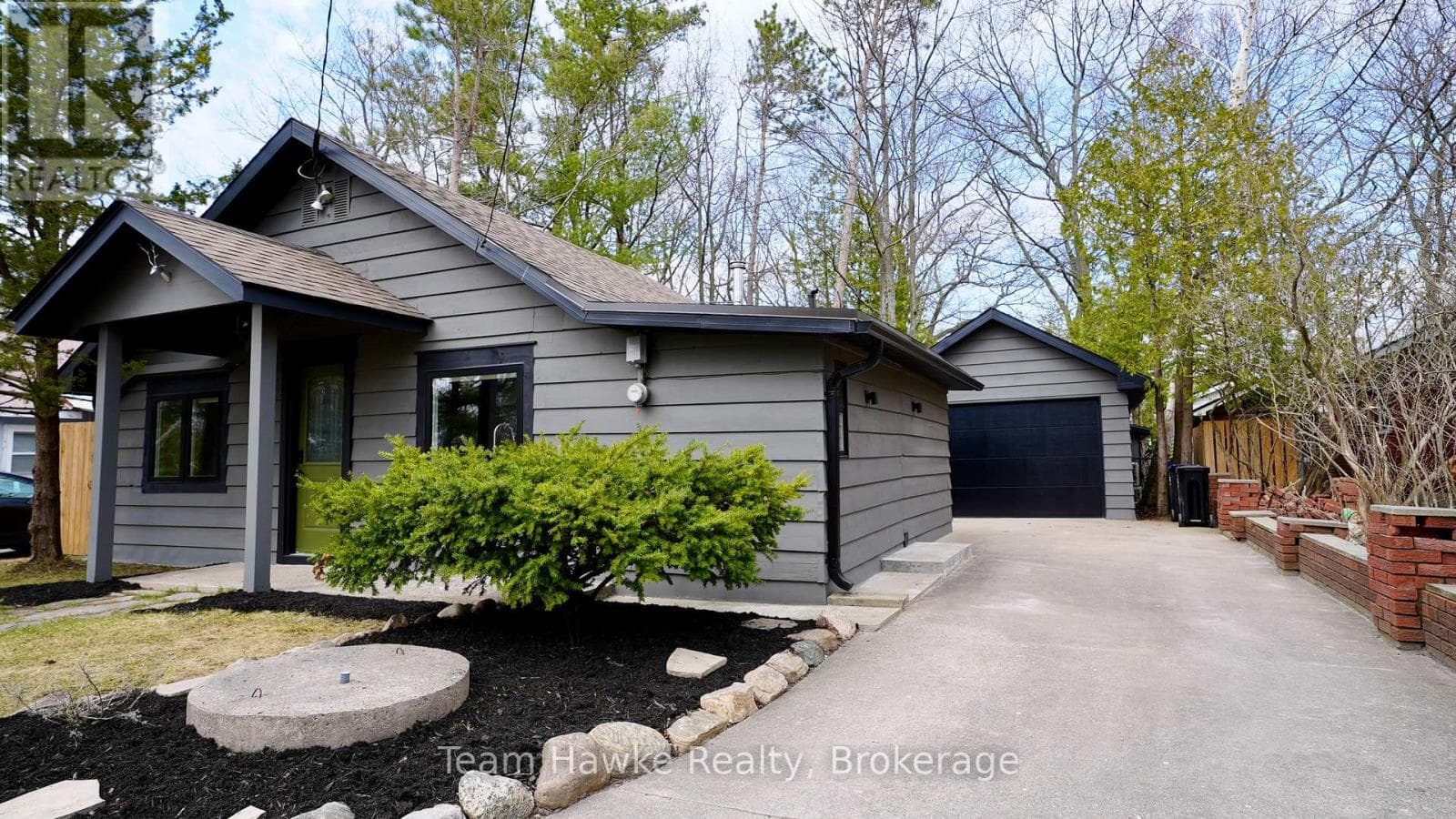 283 TINY BEACHES ROAD S in