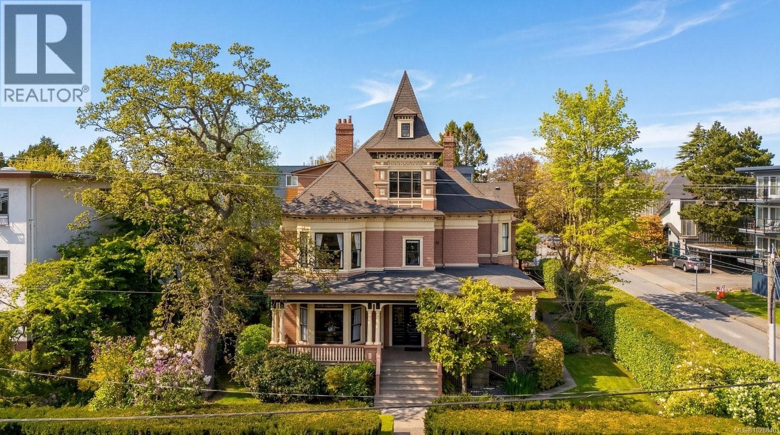 1270 YATES STREET in Fernwood