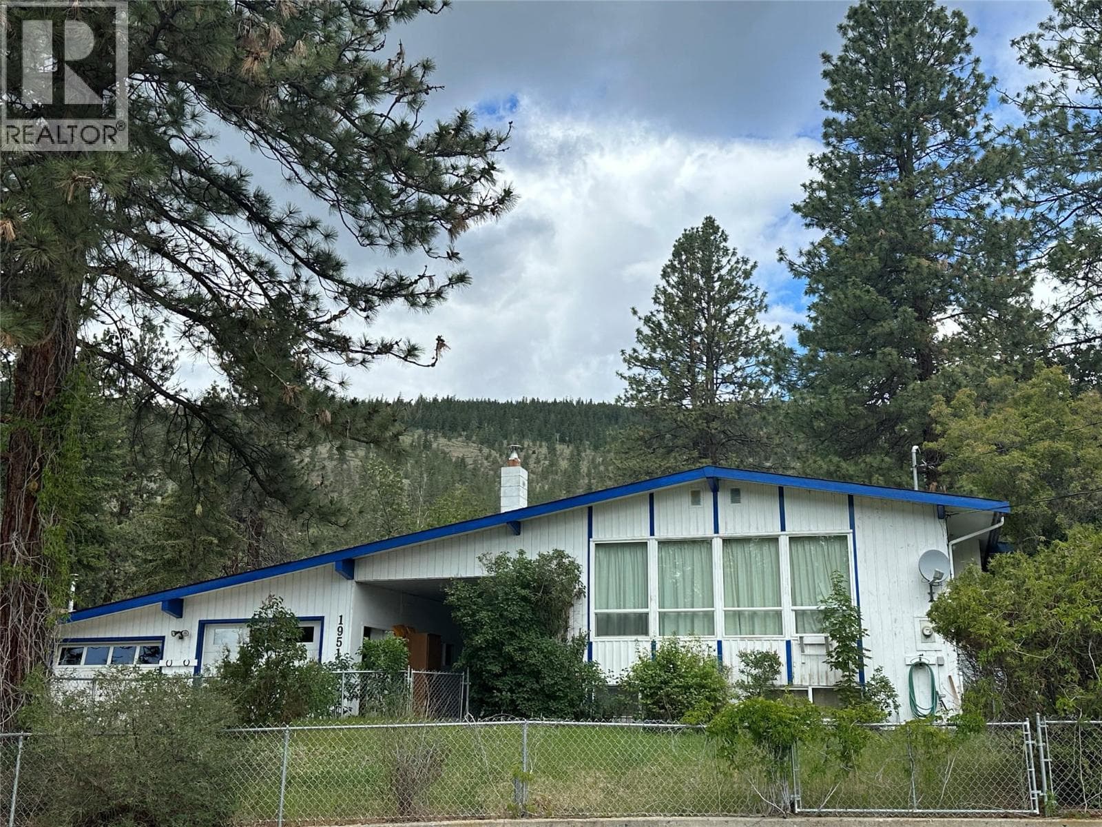 1951 Greaves Avenue in
